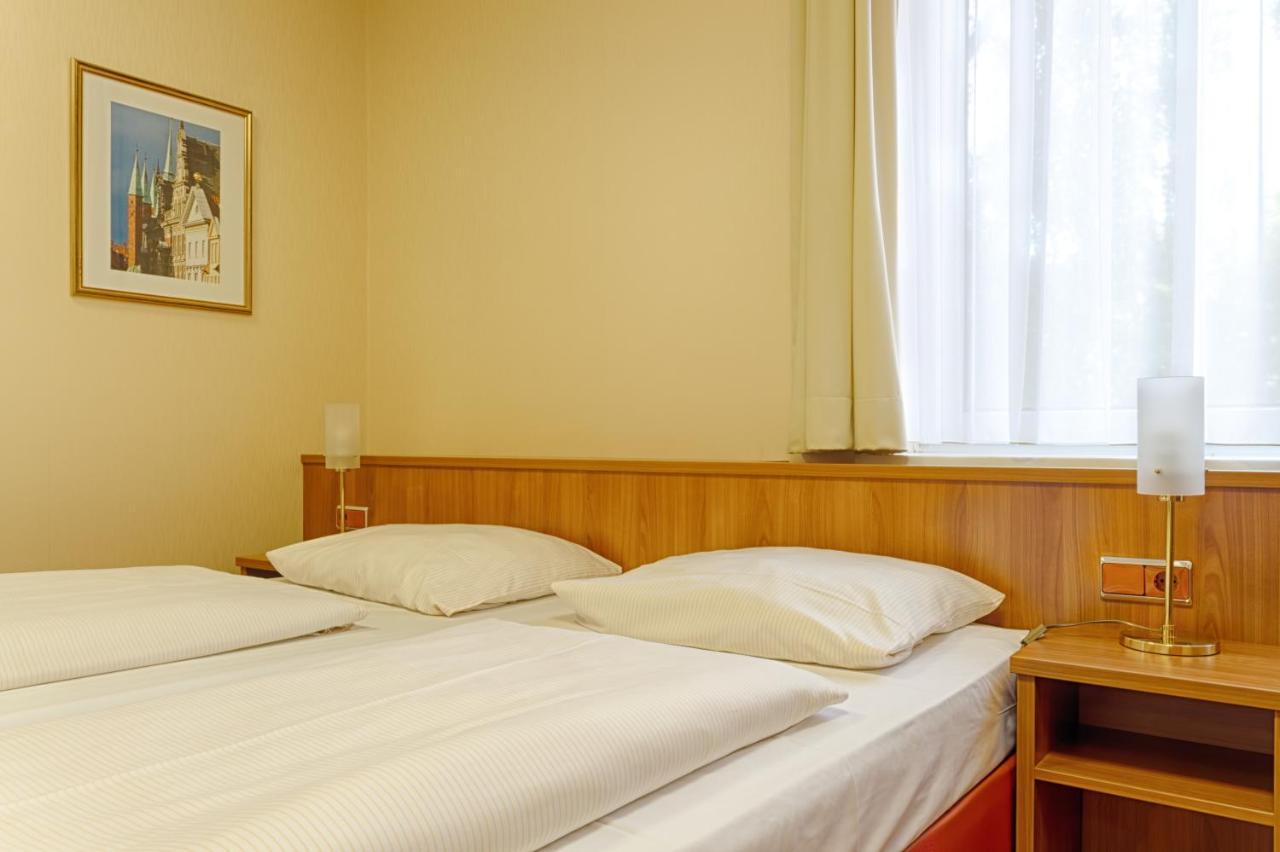 Traveller Hotel Любек Екстер'єр фото