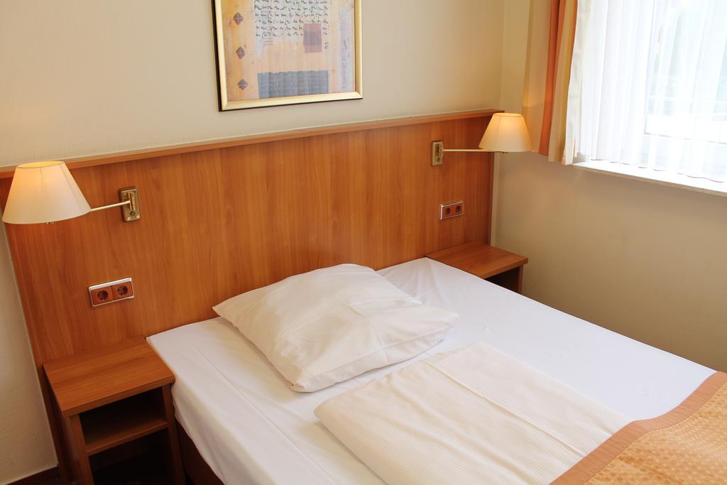 Traveller Hotel Любек Номер фото